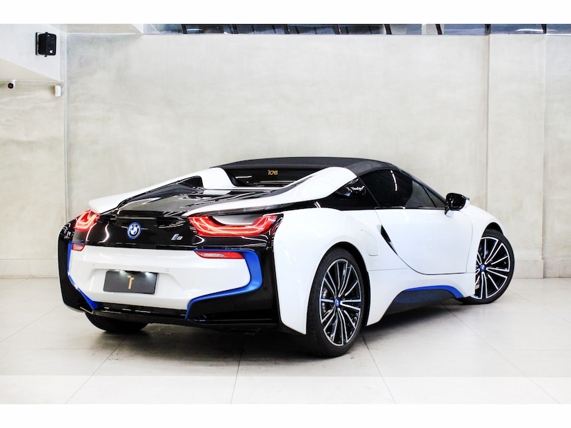 Foto do veículo BMW I8 1.5 12V HYBRID EDRIVE ROADSTER AUTOMÁTICO 2020 14.800 KM 1.189.800,00
