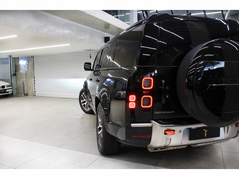 Foto do veículo LAND ROVER DEFENDER 3.0 D300 TURBO DIESEL MHEV 130 X AWD AUTOMÁTICO 2023 22.600 KM 698.800,00