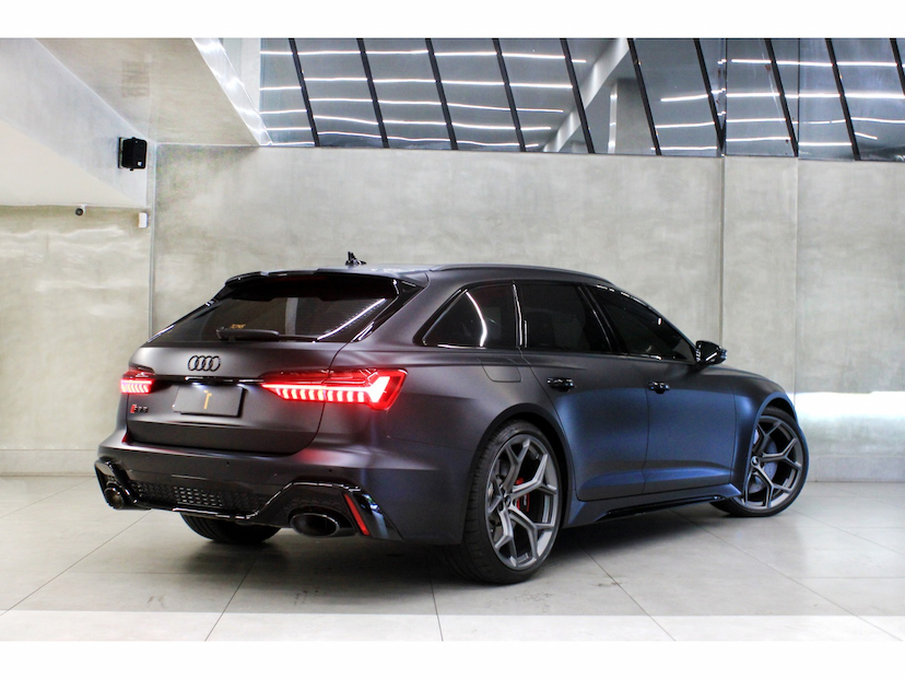 Foto do veículo AUDI RS6 4.0 V8 TFSI MHEV AVANT PERFORMANCE TIPTRONIC 2026 5.100 KM 1.219.800,00