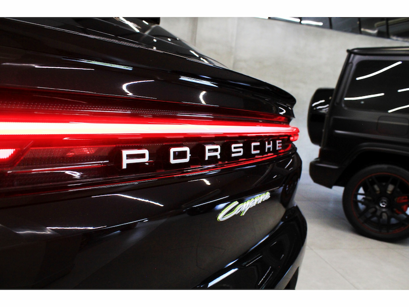 Foto do veículo PORSCHE CAYENNE 3.0 V6 E-HYBRID COUPÉ AWD TIPTRONIC S 2024 15.000 KM 889.800,00