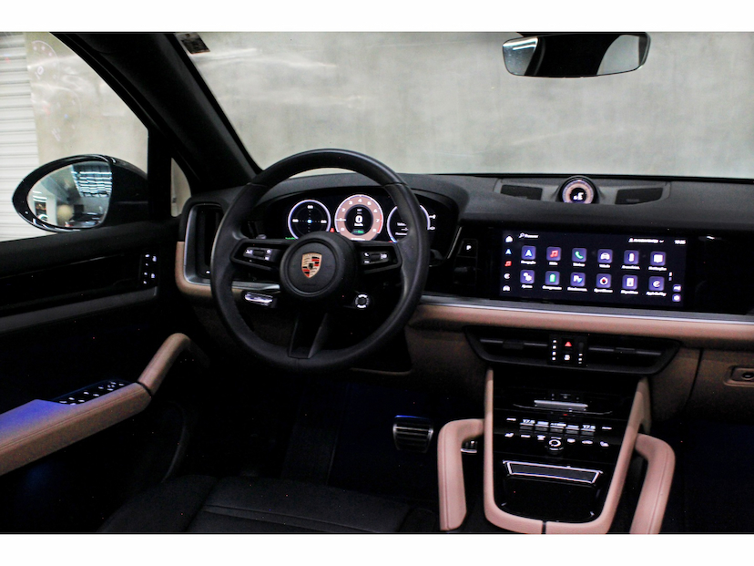 Foto do veículo PORSCHE CAYENNE 3.0 V6 E-HYBRID COUPÉ AWD TIPTRONIC S 2024 15.000 KM 889.800,00