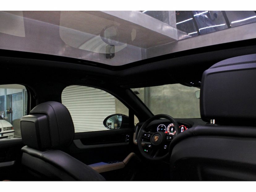 Foto do veículo PORSCHE CAYENNE 3.0 V6 E-HYBRID COUPÉ AWD TIPTRONIC S 2024 15.000 KM 889.800,00