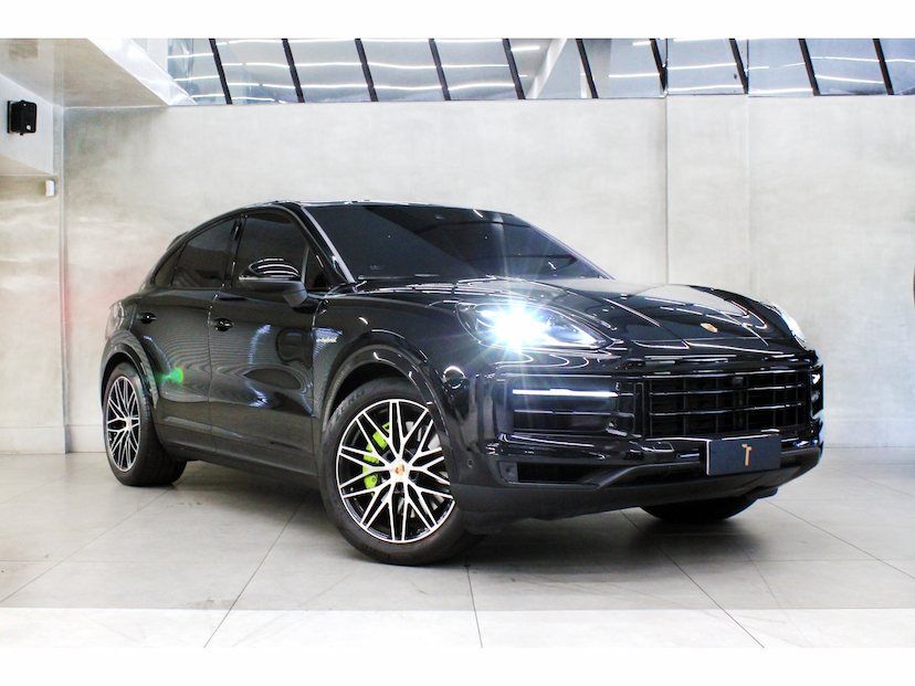 Foto do veículo PORSCHE CAYENNE 3.0 V6 E-HYBRID COUPÉ AWD TIPTRONIC S 2024 15.000 KM 889.800,00