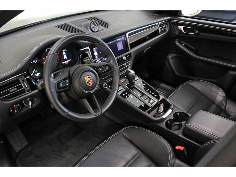 Foto do veículo PORSCHE MACAN 2.0 TURBO GASOLINA T PDK 2026 5.100 KM 789.800,00