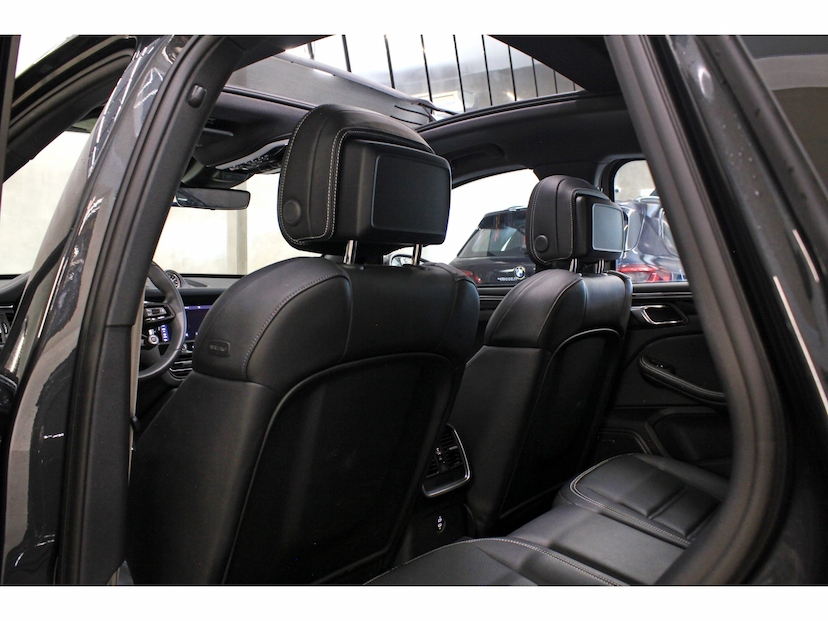 Foto do veículo PORSCHE MACAN 2.0 TURBO GASOLINA T PDK 2026 5.100 KM 789.800,00