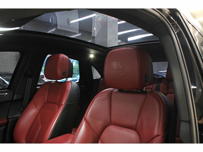 Foto do veículo PORSCHE MACAN 2.0 TURBO GASOLINA T PDK 2023 29.000 KM 549.800,00