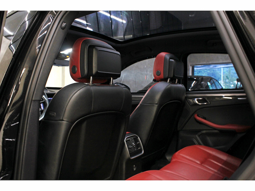 Foto do veículo PORSCHE MACAN 2.0 TURBO GASOLINA T PDK 2023 29.000 KM 549.800,00