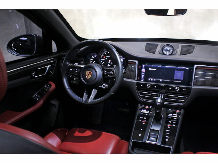 Foto do veículo PORSCHE MACAN 2.0 TURBO GASOLINA T PDK 2023 29.000 KM 549.800,00