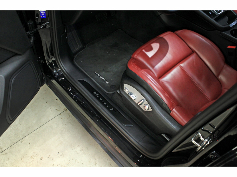 Foto do veículo PORSCHE MACAN 2.0 TURBO GASOLINA T PDK 2023 29.000 KM 549.800,00