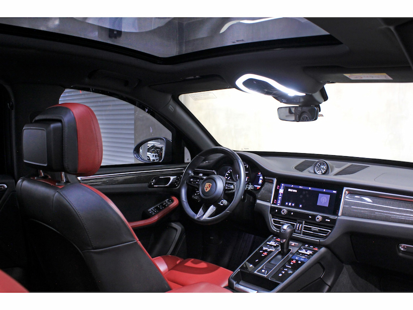 Foto do veículo PORSCHE MACAN 2.0 TURBO GASOLINA T PDK 2023 29.000 KM 549.800,00