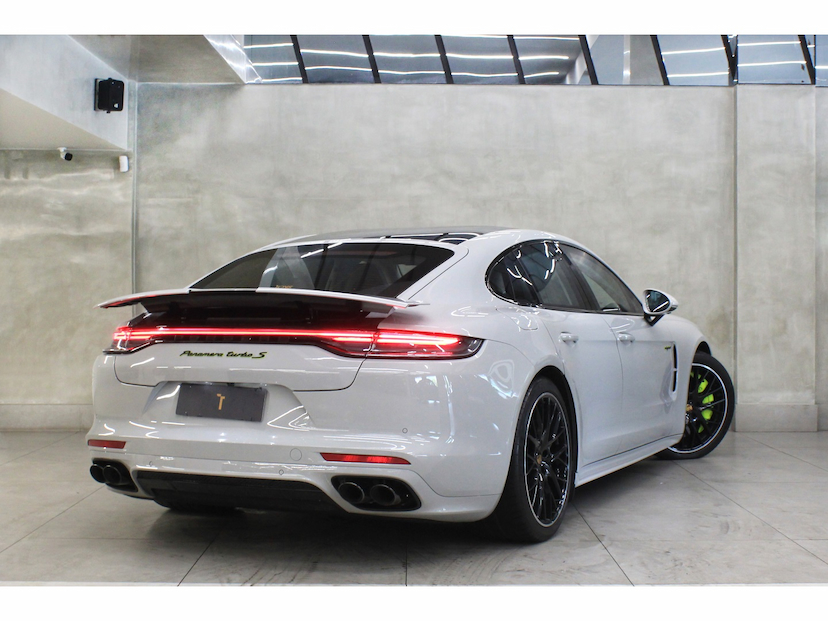 Foto do veículo PORSCHE PANAMERA 4.0 V8 E-HYBRID TURBO S PDK 2023 9.200 KM 898.800,00