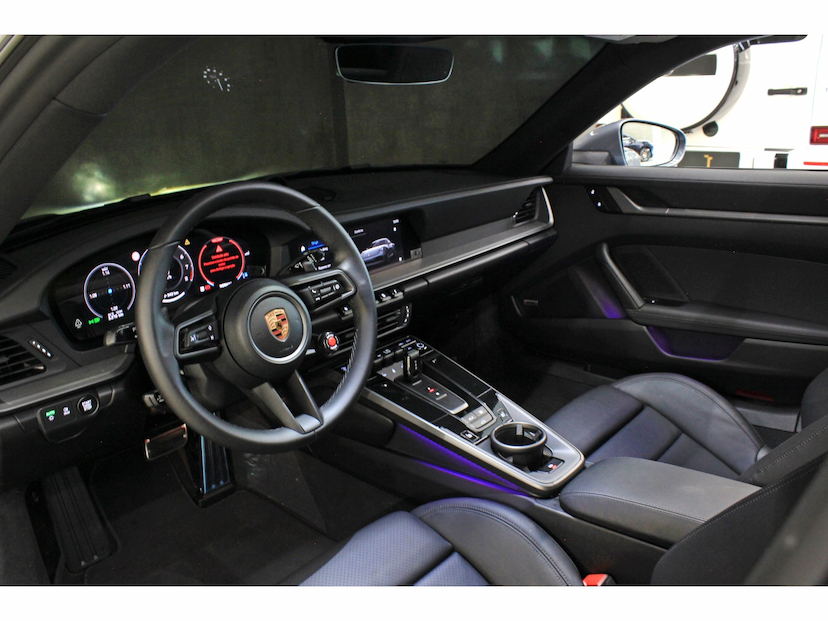 Foto do veículo PORSCHE 911 3.0 24V H6 GASOLINA CARRERA PDK 2026 3.300 KM 1.148.800,00