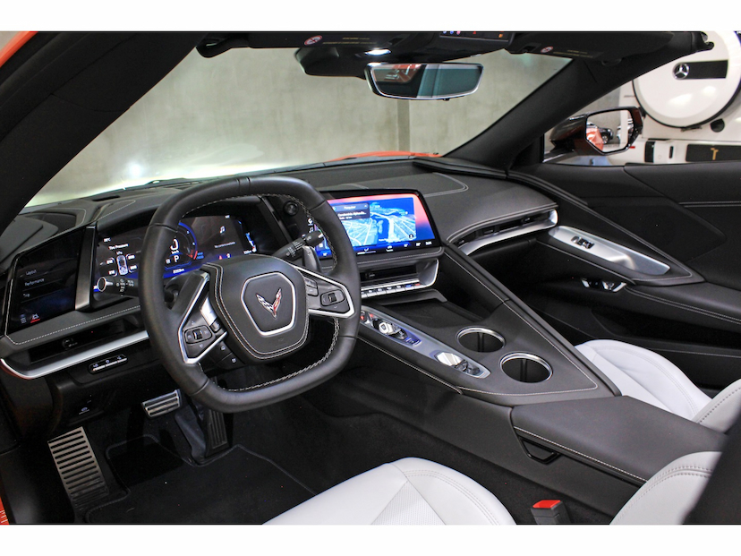 Foto do veículo CHEVROLET CORVETTE 6.2 V8 LT1 GASOLINA STINGRAY CONVERSIVEL AUTOMÁTICO 2026 2.050 KM 1.200.800,00