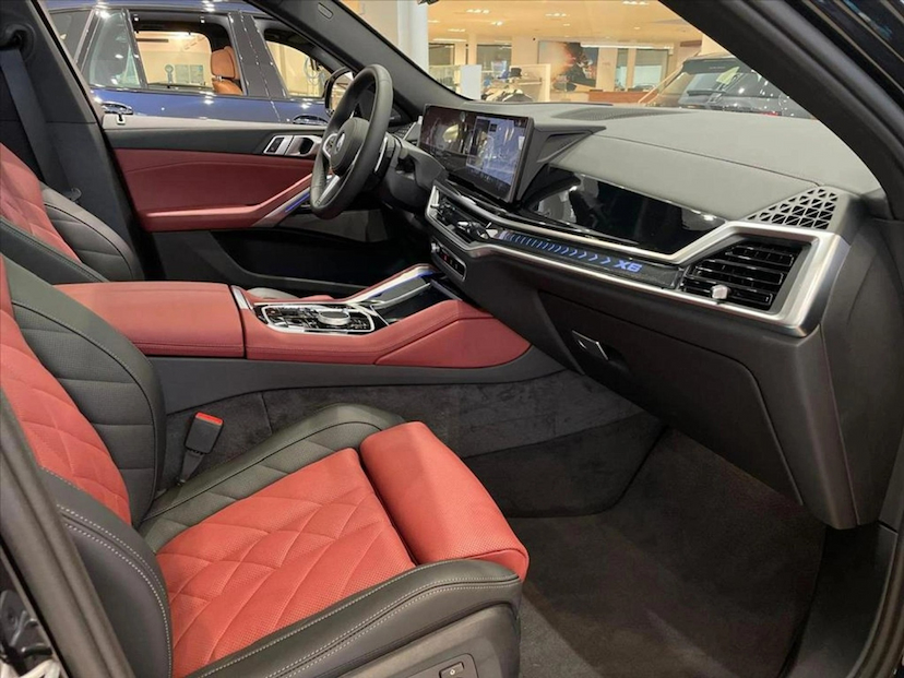 Foto do veículo BMW X6 3.0 TWINPOWER GASOLINA XDRIVE40I M SPORT AUTOMÁTICO 2026 0 KM 839.900,00