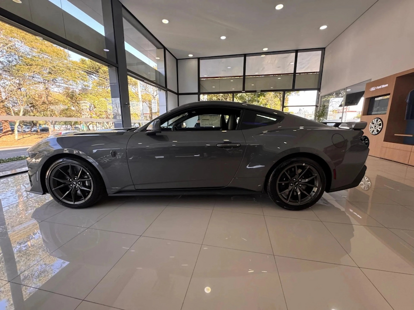 Foto do veículo Ford MUSTANG 5.0 V8 GASOLINA DARK HORSE SELECTSHIFT 2025 0 KM R$ 624.900,00