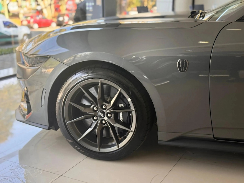 Foto do veículo Ford MUSTANG 5.0 V8 GASOLINA DARK HORSE SELECTSHIFT 2025 0 KM R$ 624.900,00