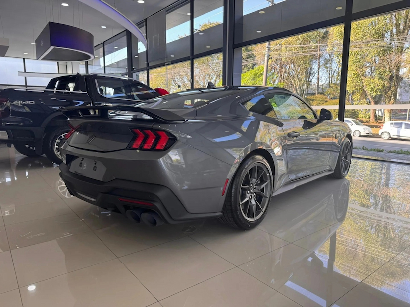 Foto do veículo Ford MUSTANG 5.0 V8 GASOLINA DARK HORSE SELECTSHIFT 2025 0 KM R$ 624.900,00