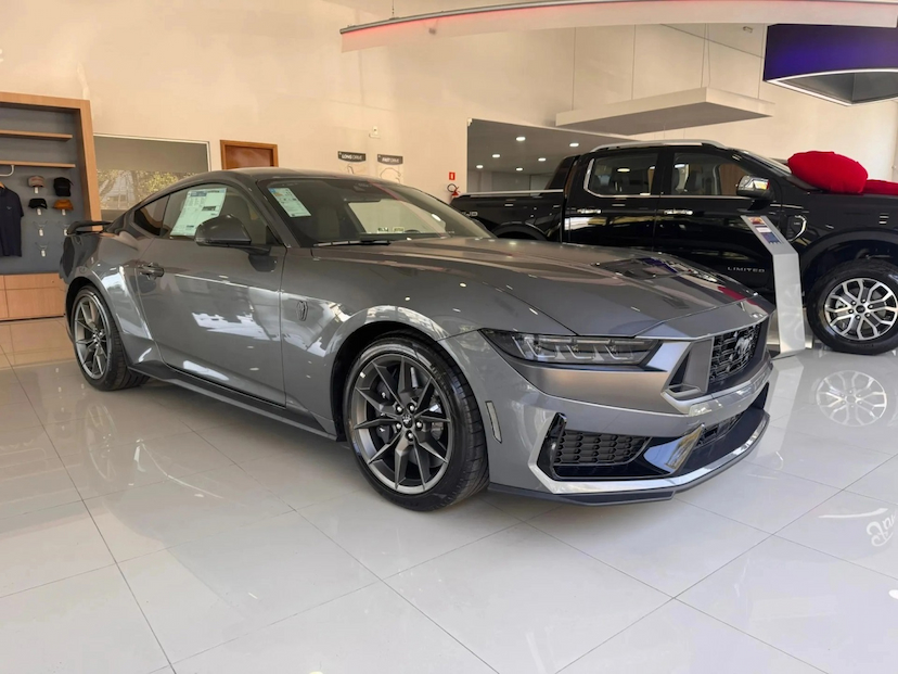 Foto do veículo Ford MUSTANG 5.0 V8 GASOLINA DARK HORSE SELECTSHIFT 2025 0 KM R$ 624.900,00
