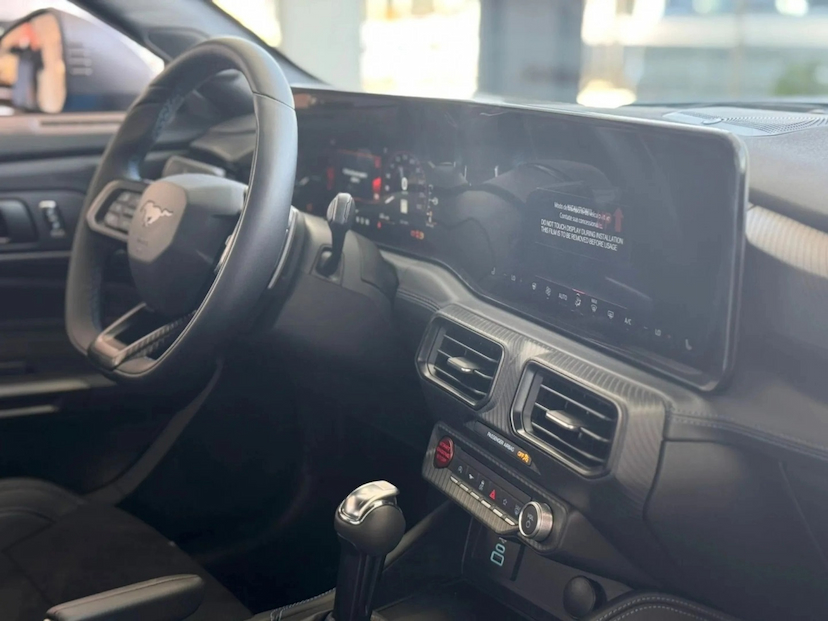Foto do veículo Ford MUSTANG 5.0 V8 GASOLINA DARK HORSE SELECTSHIFT 2025 0 KM R$ 624.900,00