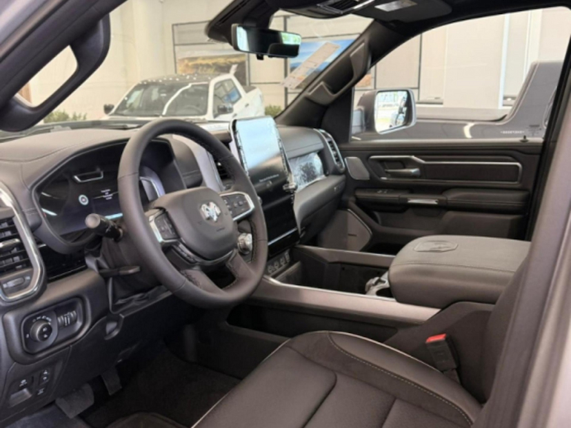 Foto do veículo RAM 1500 3.0 HURRICANE 6 BITURBO GASOLINA LARAMIE NIGHT EDITION CD 4X4 AUTOMÁTICO 2025 0 KM 560.890,00