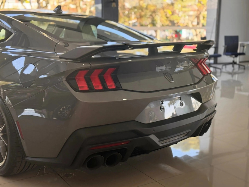 Foto do veículo Ford MUSTANG 5.0 V8 GASOLINA DARK HORSE SELECTSHIFT 2025 0 KM R$ 612.800,00