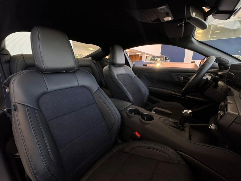 Foto do veículo Ford MUSTANG 5.0 V8 GASOLINA DARK HORSE SELECTSHIFT 2025 0 KM R$ 612.800,00
