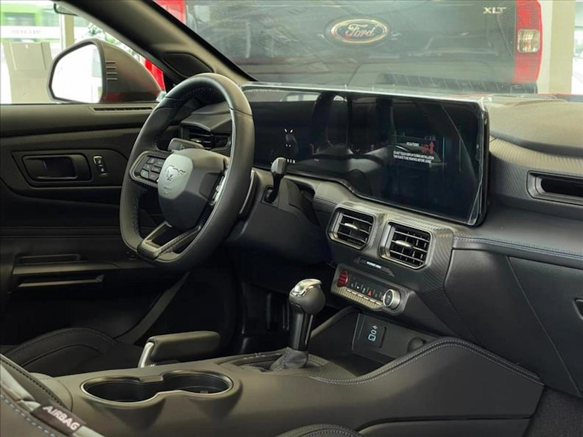 Foto do veículo Ford MUSTANG 5.0 V8 GASOLINA DARK HORSE SELECTSHIFT 2025 0 KM R$ 612.800,00
