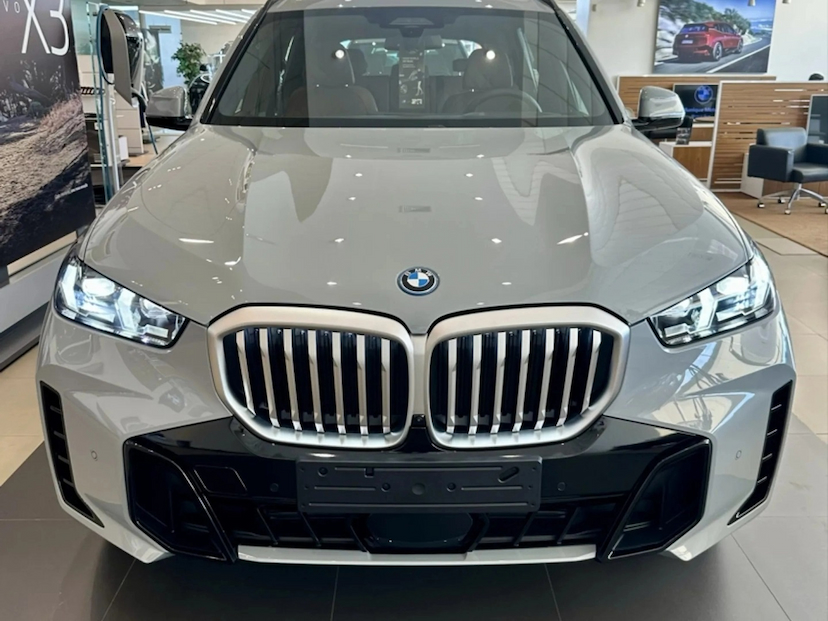 Foto do veículo BMW X5 3.0 I6 TURBO HÍBRIDO XDRIVE50E M SPORT AUTOMÁTICO 2026 0 KM 799.900,00