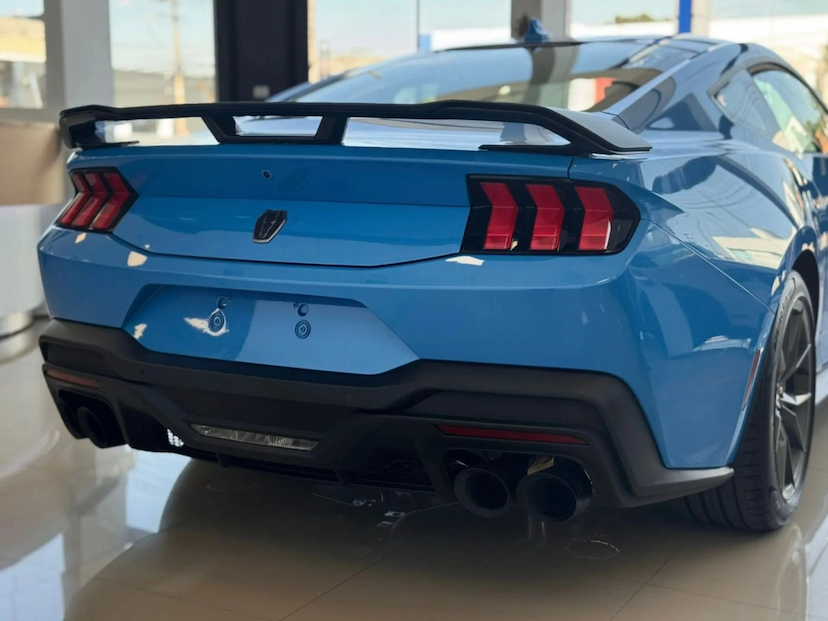 Foto do veículo Ford MUSTANG 5.0 V8 GASOLINA DARK HORSE SELECTSHIFT 2025 0 KM R$ 612.800,00