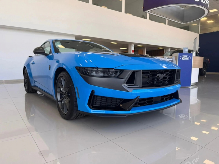Foto do veículo Ford MUSTANG 5.0 V8 GASOLINA DARK HORSE SELECTSHIFT 2025 0 KM R$ 612.800,00