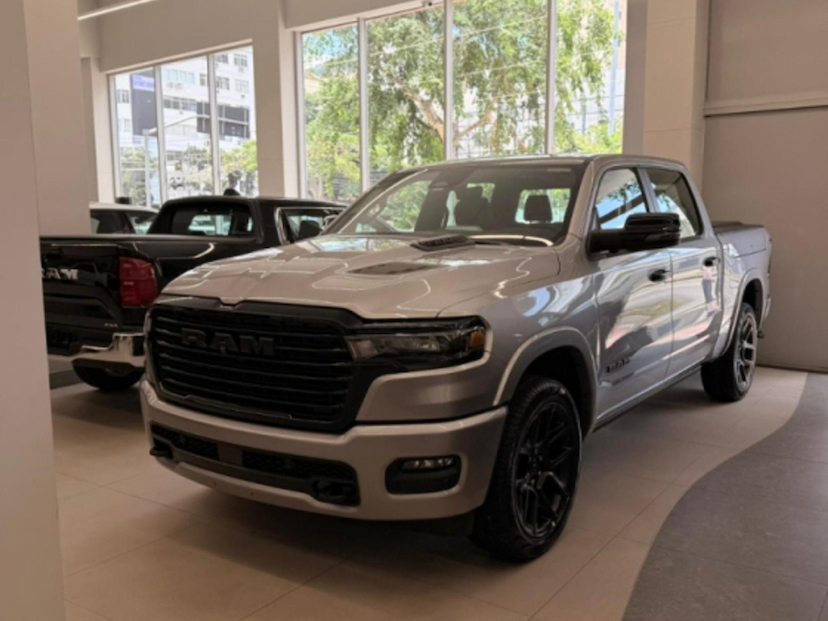 Foto do veículo RAM 1500 3.0 HURRICANE 6 BITURBO GASOLINA LARAMIE NIGHT EDITION CD 4X4 AUTOMÁTICO 2025 0 KM 560.890,00