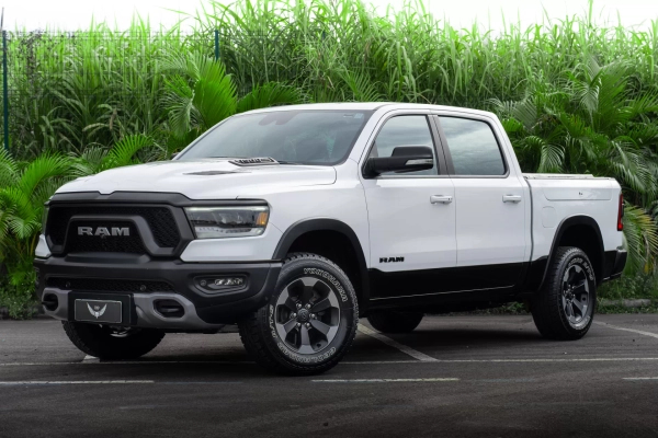 Foto do veículo RAM 1500 5.7 V8 GASOLINA REBEL CD 4X4 AUTOMÁTICO 2021/2021 71.000 KM R$ 289.900,00