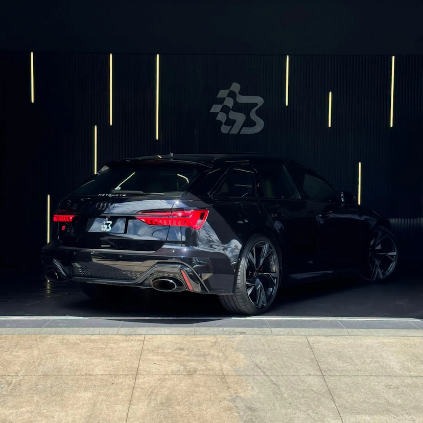 Foto do veículo AUDI RS6 4.0 V8 TFSI MHEV AVANT PERFORMANCE TIPTRONIC 2025 3.653 KM 989.990,00