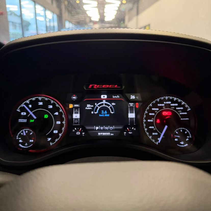 Foto do veículo RAM 1500 5.7 V8 GASOLINA REBEL CD 4X4 AUTOMÁTICO 2022 73.032 KM 306.990,00