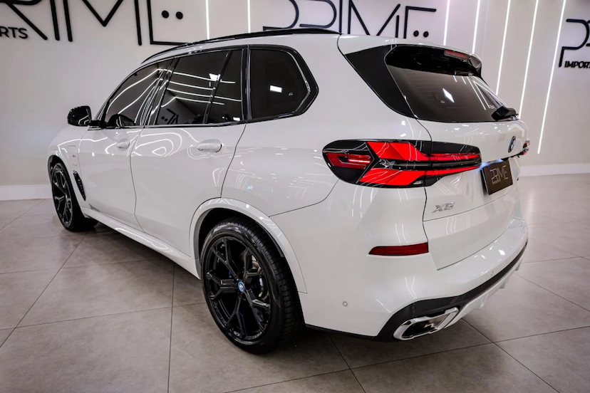 Foto do veículo BMW X5 3.0 I6 TURBO HÍBRIDO XDRIVE50E M SPORT AUTOMÁTICO 2025 27.900 KM 699.900,00