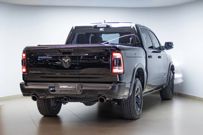 Foto do veículo RAM 1500 5.7 V8 GASOLINA REBEL CD 4X4 AUTOMÁTICO 2022 34.750 KM 419.900,00