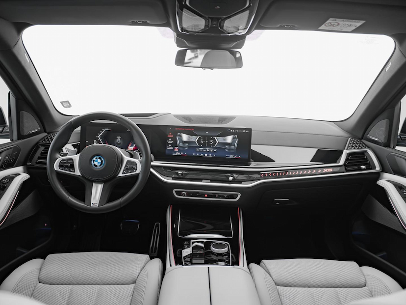 Foto do veículo BMW X5 50E M SPORT 2025 13.336 KM 616.000,00