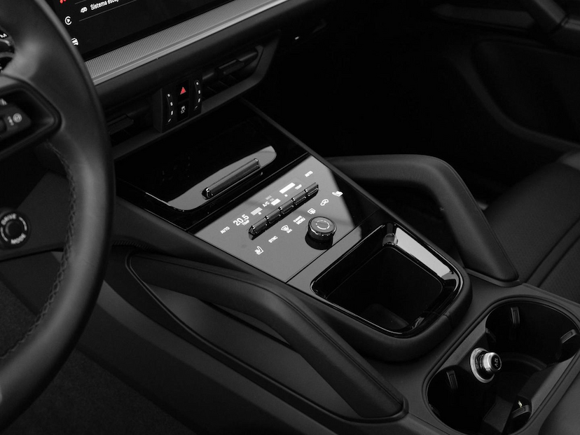 Foto do veículo PORSCHE CAYENNE COUPE E-HYBRID 2024 10.687 KM 829.000,00