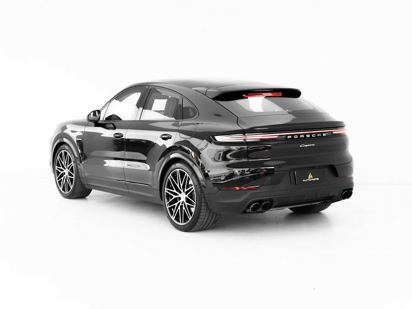 Foto do veículo PORSCHE CAYENNE COUPE E-HYBRID 2024 10.687 KM 829.000,00