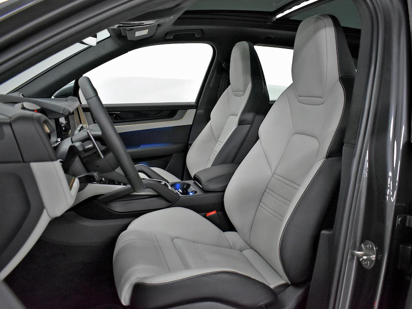 Foto do veículo PORSCHE CAYENNE  TURBO 4.0 V8 599CV (HÍBRIDO) 2024 12.810 KM 1.090.000,00