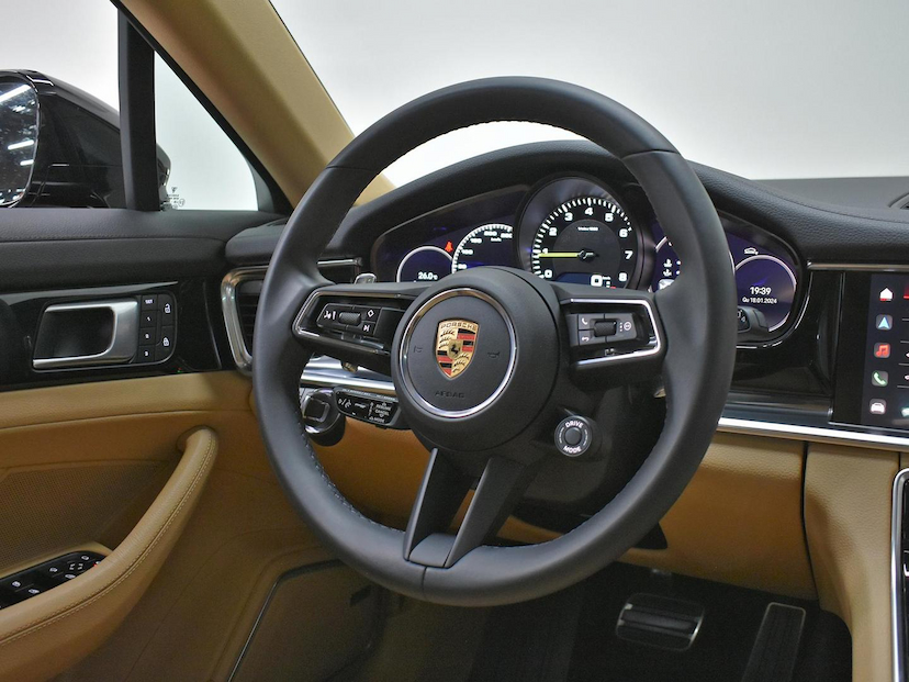 Foto do veículo PORSCHE PANAMERA  4 E-HYBRID SPORT TURISMO 2023 12.230 KM 670.000,00
