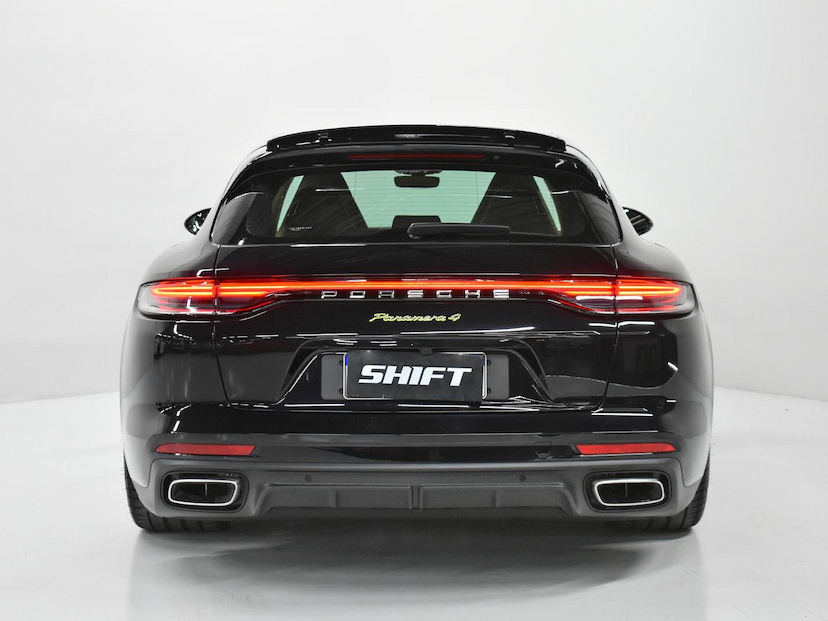 Foto do veículo PORSCHE PANAMERA  4 E-HYBRID SPORT TURISMO 2023 12.230 KM 670.000,00