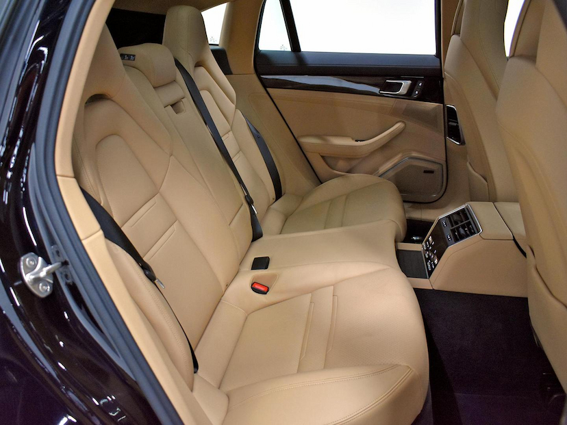 Foto do veículo PORSCHE PANAMERA  4 E-HYBRID SPORT TURISMO 2023 12.230 KM 670.000,00