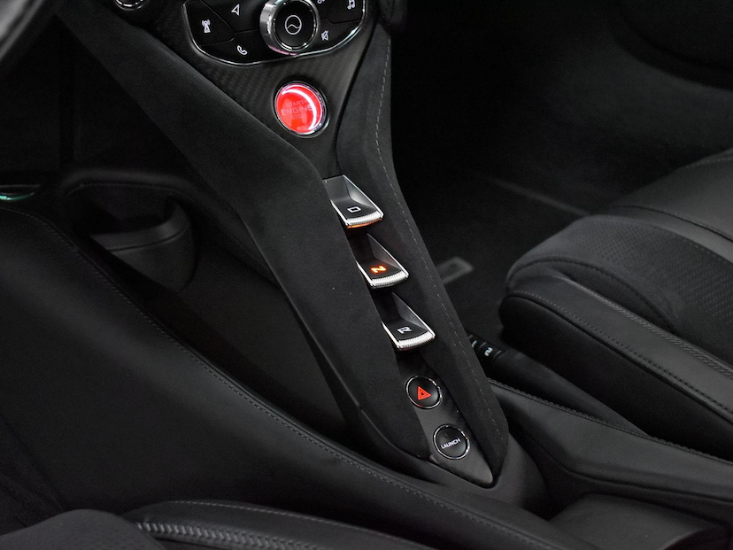 Foto do veículo MCLAREN 720S  COUPE 4.0 BI-TURBO V8 2P 2018 7.930 KM 2.650.000,00