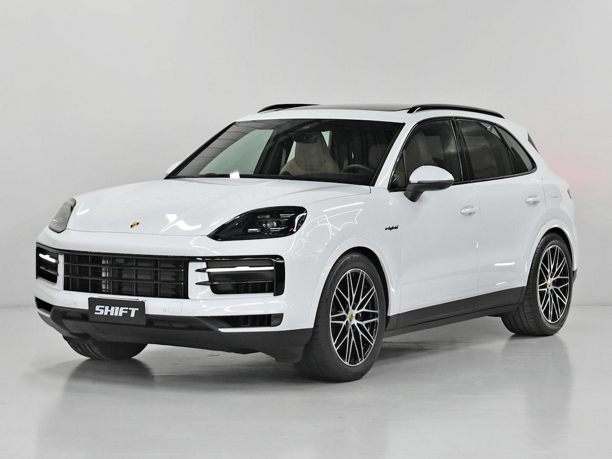 Foto do veículo PORSCHE CAYENNE  3.0 V6 (HÍBRIDO) 2024/2024 7.845 KM R$ 765.000,00