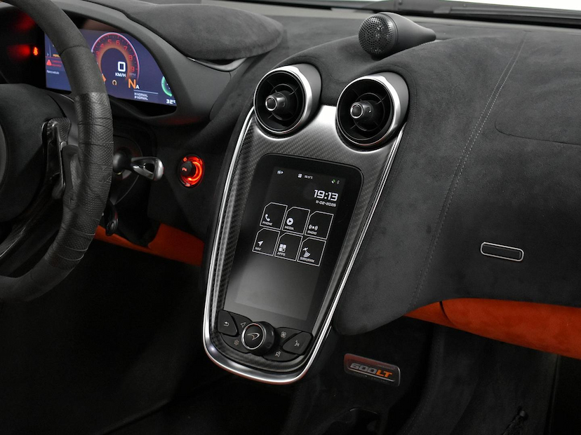 Foto do veículo MCLAREN 600LT  COUPE 3.8 BI-TURBO V8 2019 7.375 KM 2.800.000,00