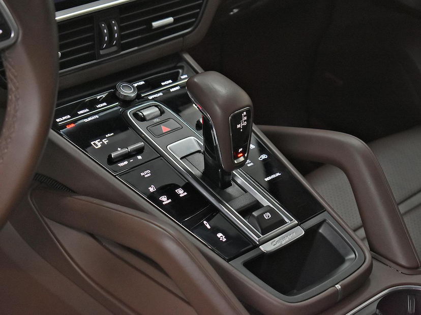 Foto do veículo PORSCHE CAYENNE  PLATINUM ED. 3.0 V6 2023 24.645 KM 695.000,00