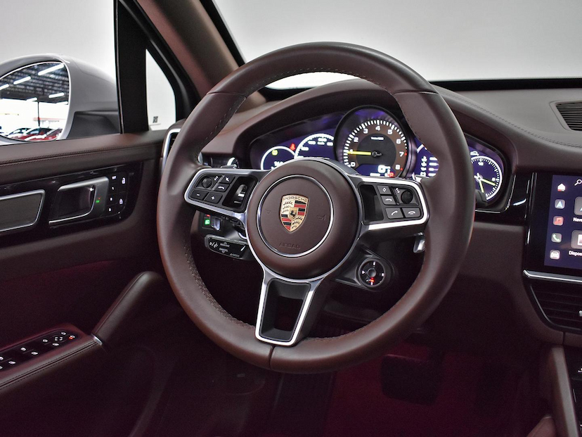 Foto do veículo PORSCHE CAYENNE  PLATINUM ED. 3.0 V6 2023 24.645 KM 695.000,00