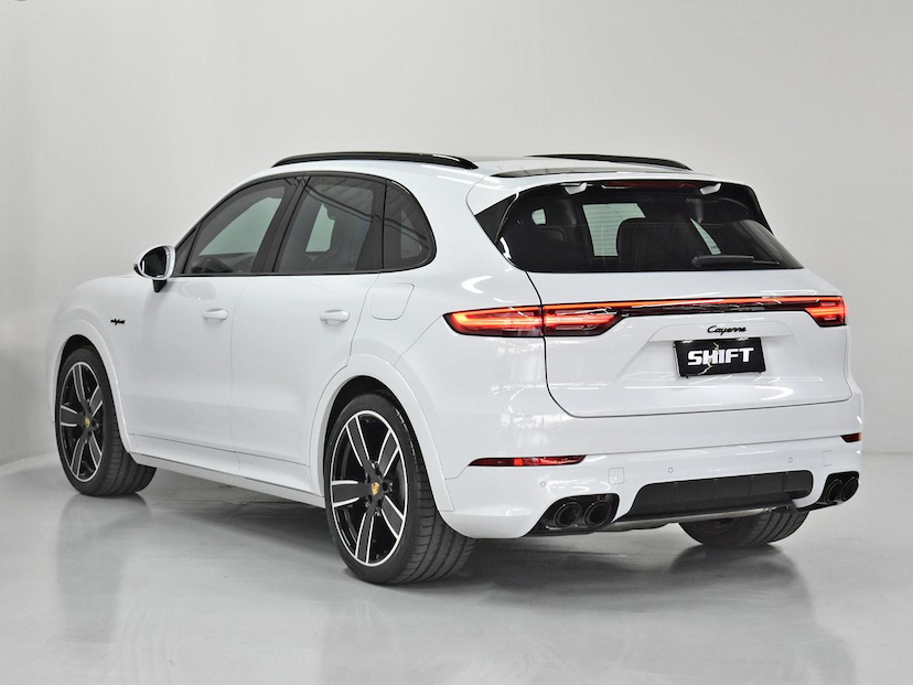 Foto do veículo PORSCHE CAYENNE  PLATINUM ED. 3.0 V6 2023 24.645 KM 695.000,00