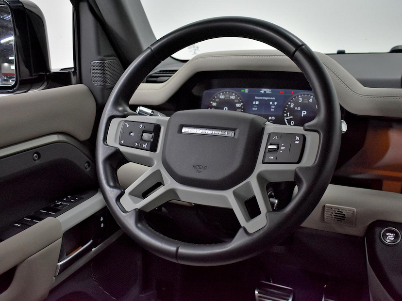 Foto do veículo LAND ROVER DEFENDER  110 2.0 TURBO SE SI4 AUT 2022 52.580 KM 430.000,00